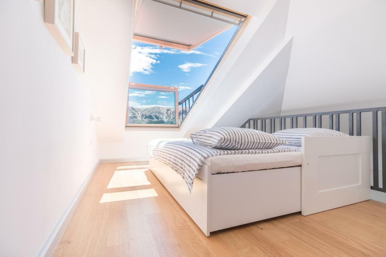 Seaview Apartments Baska Екстер'єр фото